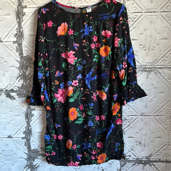 Old Navy Dresses & Skirts - Old navy floral butterfly bird ruffle shift dress